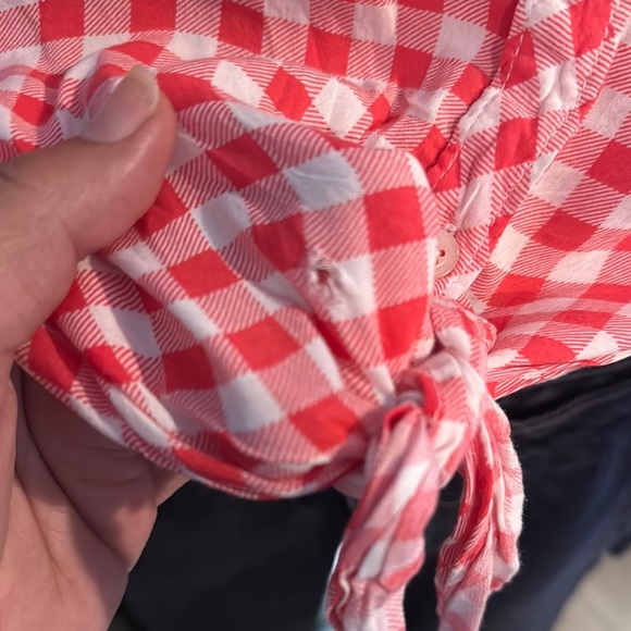 Aeropostale Red and White Notched Collar Button Down Shirt - Picture 6 of 11